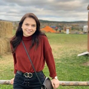 Meet your Posher, Valarie